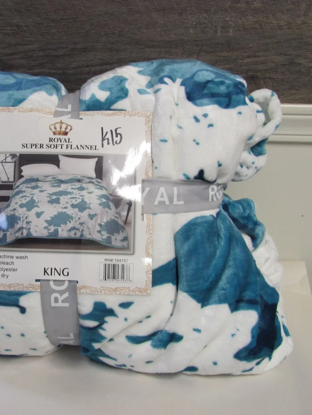 ROYAL SUPER SOFT FLANNEL KING SIZE THROW NWT royal super